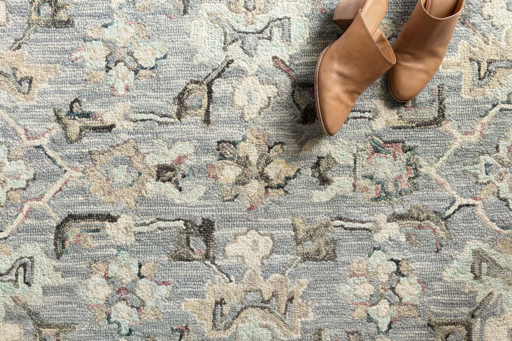 Loloi II Beatty Collection - Traditional Hooked Rug in Light Blue (BEA-04) - Image 3